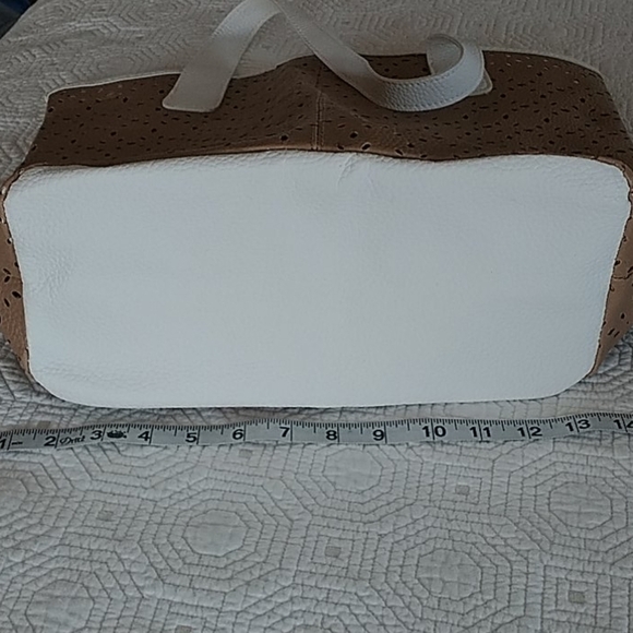 Sack's Fifth Avenue Perforated Floral Cutouts Tote - Picture 7 of 9